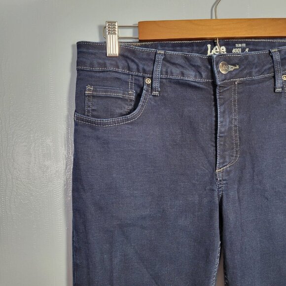 Lee Size 10 Dark Wash Denim Blue Slim Fit Boot Cut Mid Rise Classic Jeans - Picture 2 of 10
